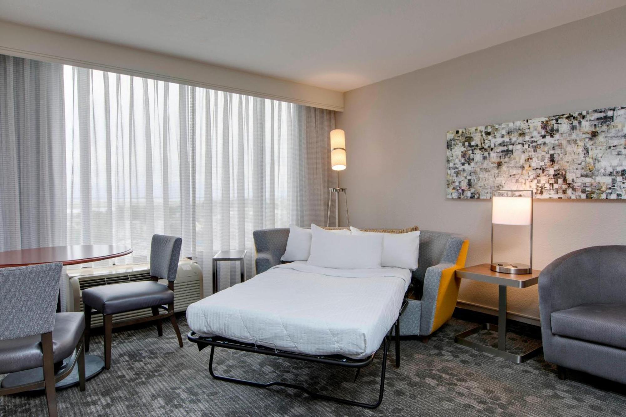 Courtyard By Marriott Boston Logan Airport Otel Dış mekan fotoğraf